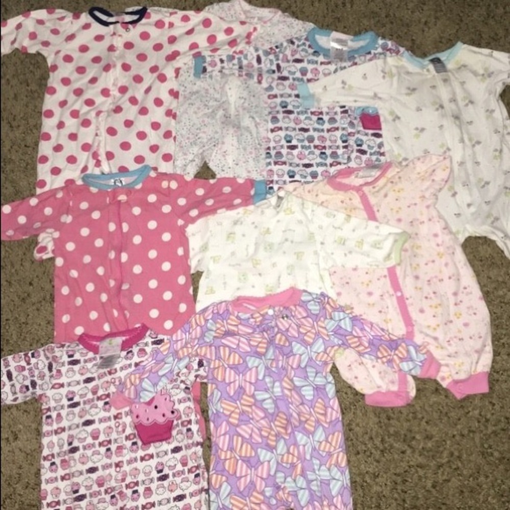 9 baby onesies!!